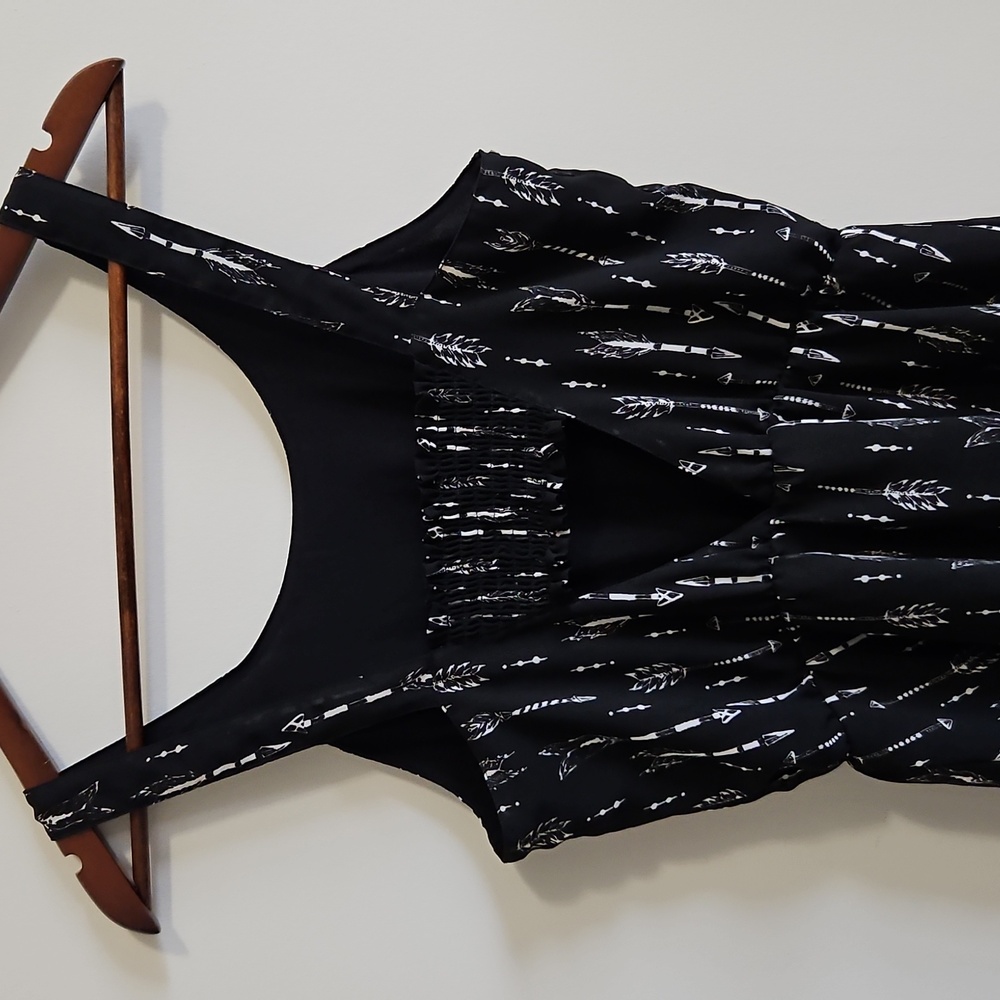 H&M Divided Black and White Patterned Dress - Picture 5 of 10